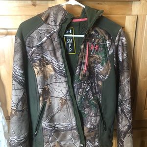 Women’s under armor jacket